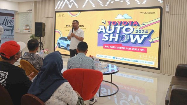 Marketing General Manager Kalla Toyota Suliadin, di sela-sela Prescon Toyota Auto Show, di Kalla Toyota Cabang MaRI, Rabu, (10/07/2024). (Dok. Chaerani/Republiknews.co.id)