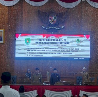 Pimpin Rapat Paripurna ke-22, Ketua DPRD Joni Sampaikan Nota Penjelasan Pemerintah terhadap Dua Raperda