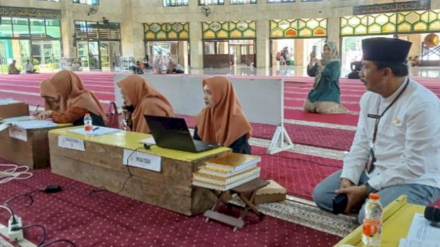 Sekda Kukar, Sunggono saat meninjau pelaksanaan MTQ antar OPD. (Istimewa)
