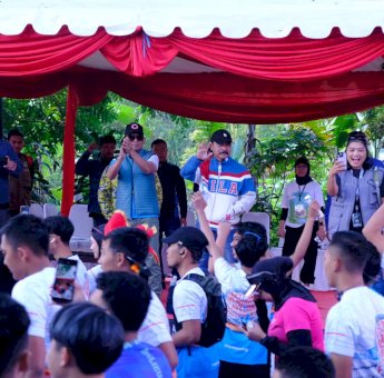 Ribuan Pelari Cross Country Nikmati Pesona Alam di Kota Malino