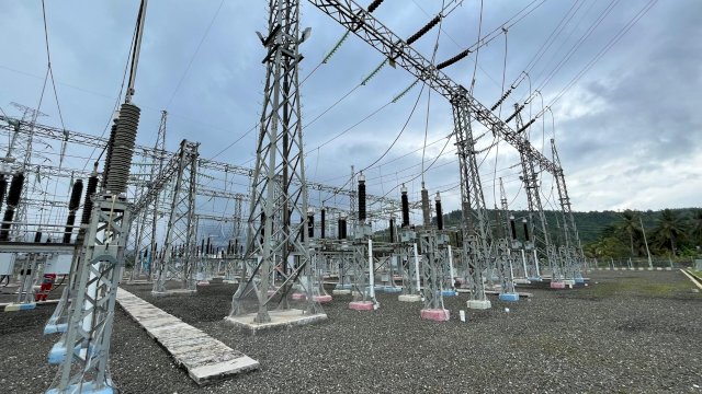 PT PLN (Persero) berhasil melaksanakan energize transmisi yang menghubungkan GI 150 kV Kolaka milik PLN dengan GI PT CNI. (Dok. Humas PLN UIP Sulawesi)