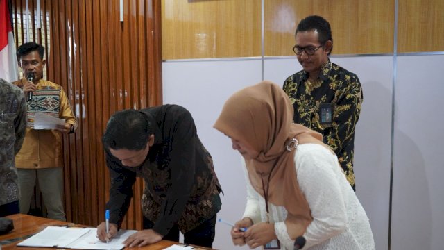 Suasana penandatanganan PJBTL antara PLN UID Sulselrabar dan PT Masmindo Dwi Area pada Rabu (24/07/2024). (Istimewa)