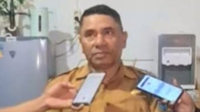 Kepala Bakesbangpol Kabupaten Asmat, Lambertus Leu. (Foto: Hendrik Resi / republiknews.co.id)