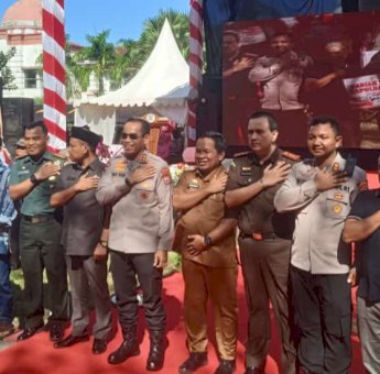 Baru Pertama Kali ke Jeneponto, Kapolda Sulsel Beri 10 Paket Umrah Bagi Petugas Makam