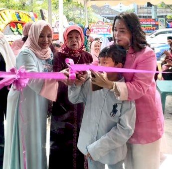 Pertahankan Pakaian Pengantin Tradisional, Wiwi Pratiwi Gelar Grand Opening New Gallery