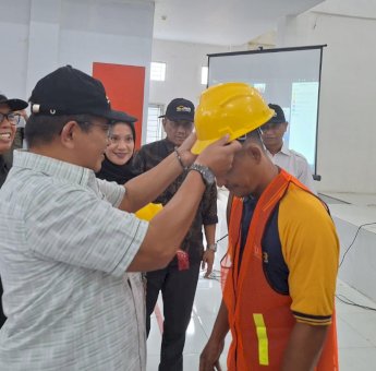 Aspirasi Abang Fauzi, 105 Pekerja Konstruksi Ikut Sertifikasi