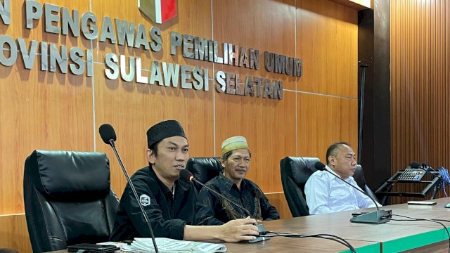 Bawaslu Sulsel melaksanakan rapat koordinasi hasil pengawasan pencocokan dan penelitian (Coklit) data pemilih Pemilihan Serentak tahun 2024, Rabu (24/7/2024). (Foto: Istimewa)