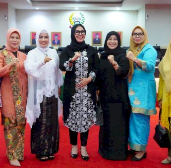 Momen Hari Kebaya Nasional, Legislator Perempuan DPRD Sulsel Gunakan Kebaya di Rapat Paripurna