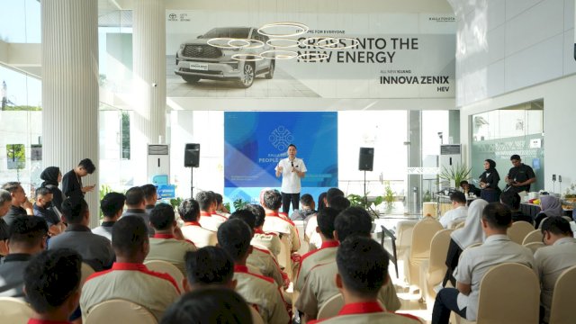 Sebagai bentuk penguatan kapasitas bagi karyawan dalam memberikan pelayanan terbaik kepada pelanggan. Kalla Toyota menggagas program Kalla Toyota People Contest. (Dok. Kalla Toyota)