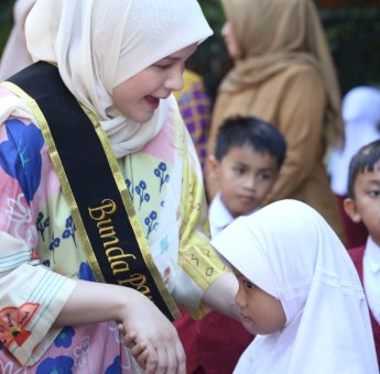 Priska Paramita Adnan Semangati Siswa SDN Bontokamase di Proses MPLS