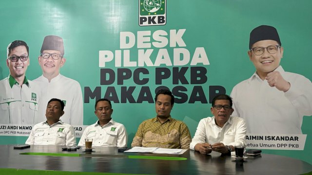 Jajaran pengurus inti DPW PKB Sulsel bersama kuasa hukumnya usai melaporkan eks Sekjen DPP PKB, Lukman Edy ke Polda Sulsel, Rabu (7/8/2024). (Foto: Istimewa)