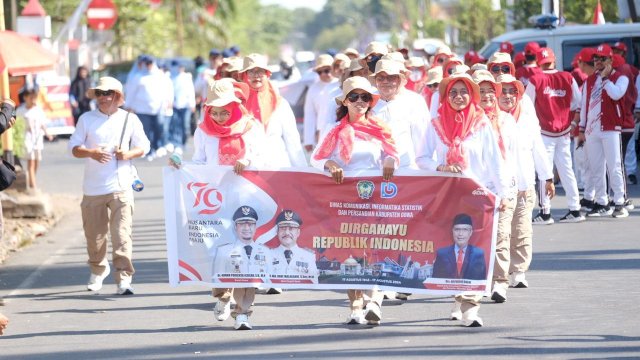 Diskominfo-SP Kabupaten Gowa saat menjadi peserta gerak jalan HUT Kemerdekaan RI tingkat Kabupaten Gowa, kemarin. (Dok. Humas Gowa)