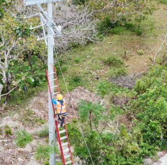 Terang di Hari Kemerdekaan, 34 Dusun Terpencil Sulbar Nikmati Listrik PLN 24 Jam