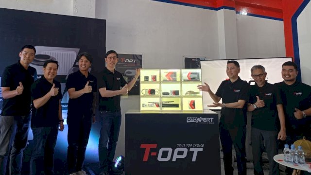PT Toyota-Astra Motor (TAM) saat meluncurkan T-OPT sebagai brand spare parts yang menghadirkan produk-produk berkualitas dengan harga terjangkau, di Otoxpert Cabang Daya Makassar, Kamis, (15/08/2024). (Dok. Chaerani/Republiknews.co.id)
