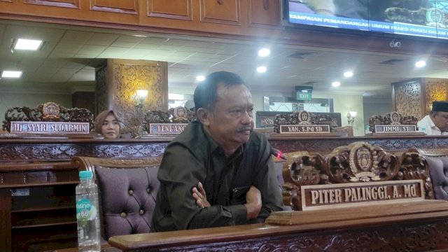 Anggota DPRD Kutai Timur Piter Palinggi, saat mengikuti sidang Paripurna DPRD Kutim, Selasa (14/05/2024). (Istimewa)