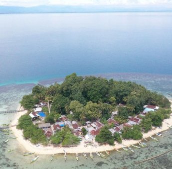 Hadir di Hari Kemerdekaan, Warga Tiga Pulau di Kabupaten Pangkep Kini Nikmati Listrik Hijau dari PLN