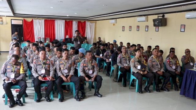 Anggota Polres Mappi mengikuti Latihan Ops. Mantap Praja Cartenz 2024. (Foto: Humas Polres Mappi)