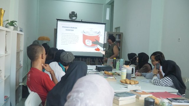 Kala Teater bekerja sama Direktorat Pembinaan Tenaga dan Lembaga Kebudayaan (PTLK), Direktorat Jenderal Kebudayaan, Kemendikbudristek kembali membuka Kelas Teater #29 yakni Kelas Shirotama Hitsujiya. (Dok. Kala Teater)