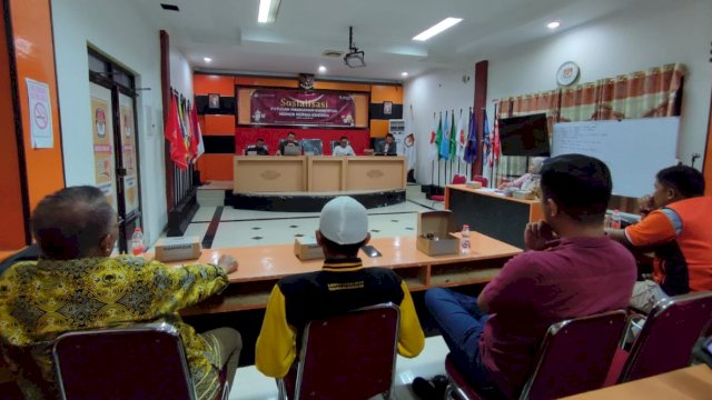 Pelaksanaan sosialisasi putusan MK di Rumah Pintar Pemilu KPU Kepulauan Selayar. (Foto: Andi Rusman / Republiknews.co.id)