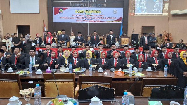 Pelantikan dan Pengambilan sumpah janji Anggota DPRD Kabupaten Jeneponto Periode 2024-2029, Selasa (27/08/2024). (Foto: Andi Nurul Gaffar / Republiknews.co.id)