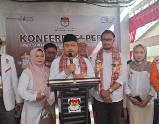 Resmi Mendaftar di KPU Jeneponto, Pasangan Sarif-Qhalby Diantar Ribuan Massa Simpatisan