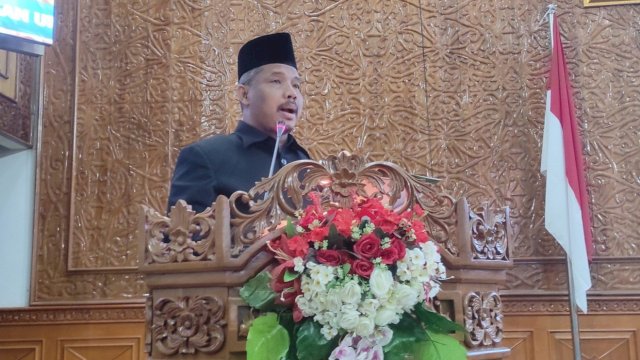 Anggota Fraksi KIR DPRD Kutai Timur, Sobirin Bagus, menyampaikan Pandangan Umum terhadap Raperda pertanggungjawaban pelaksanaan APBD tahun anggaran (TA) 2023, Kamis (13/06/2024). (Istimewa)