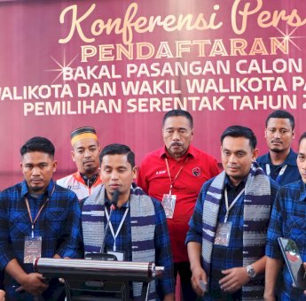 Antusiasme Pendukung, Tasming-Hermanto Sampaikan Maaf Terjadi Kemacetan saat Mendaftar ke KPU