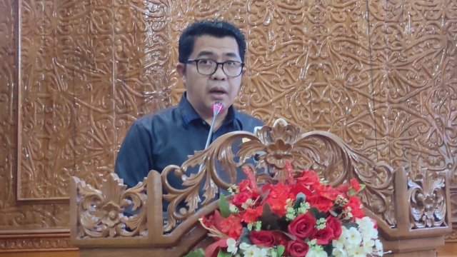 Anggota Fraksi Demokrat DPRD Kutai Timur, Muhammad Amin, menyampaikan Pandangan Umum (PU) Raperda tentang Pertanggungjawaban Pelaksanaan APBD Kutim Tahun Anggaran (TA) 2023 di Ruang Sidang Utama DPRD Kutim, Kamis (13/06/2024). (Istimewa)