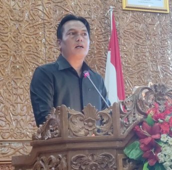 Siang Geah Paparkan Catatan Khusus Fraksi PDI-Perjuangan Terhadap Raperda Pertanggungjawaban APBD Kutim TA 2023