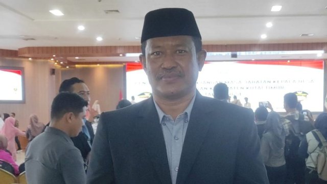 Wakil Ketua DPRD Kutai Timur, Arfan, saat menghadiri pengukuhan 135 Kepala Desa dari 139 desa di Kutim, Jumat (28/06/2024). (ADV/DPRD Kutim)