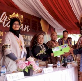 Paslon Yoseph Gebze-Fauzun Nihayah Mendaftar di KPU Merauke, Berkas Dinyatakan Lengkap