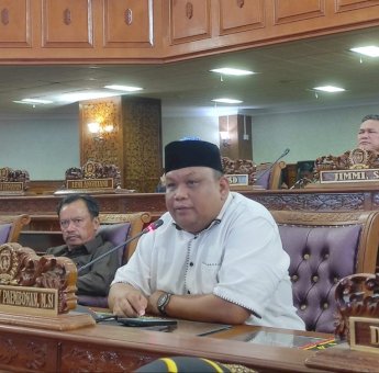 Tak Kuorum, Agusriansyah Ridwan Interupsi Rapat Paripurna Sarankan Rapat Diskorsing