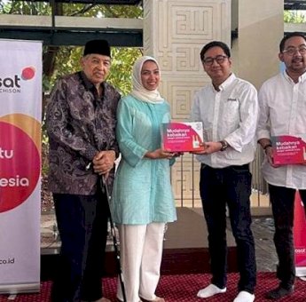 Lewat #MudahnyaKebaikan, Tri Serahkan&nbsp;Router&nbsp;Internet ke Ratusan Pesantren di Indonesia