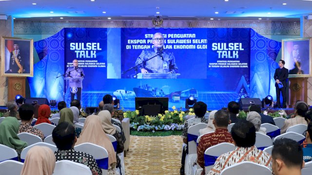 Kepala Perwakilan BI Provinsi Sulsel Rizki Ernadi Wimanda saat memberikan pandangan di BI Sulsel Talk dengan tema &ldquo;Strategi Penguatan Ekspor Produk Sulawesi Selatan di Tengah Gejolak Ekonomi Global&rdquo;, di Kantor Perwakilan BI Provinsi Sulawesi Selatan, kemarin. (Dok. Humas BI Sulsel) 