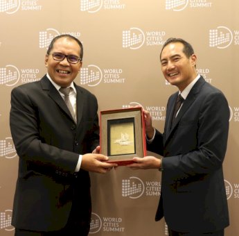 Danny Pomanto Lakukan Pertemuan Bilateral dengan Menteri Senior Pembangunan Nasional dan Presiden Singapura