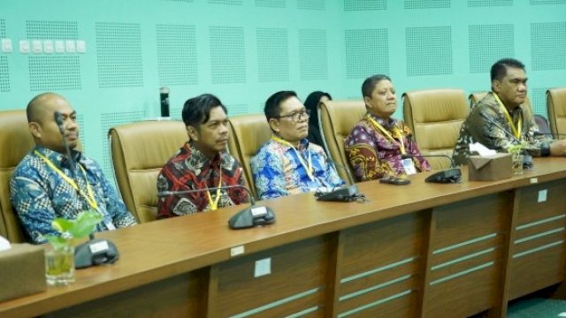 Lima kandidat calon Sekda Makassar saat mengikuti asesmen dan penulisan makalah di Kantor Puslatbang KMP LAN, Makassar, Jumat (28/6/2024). (Foto: Istimewa)