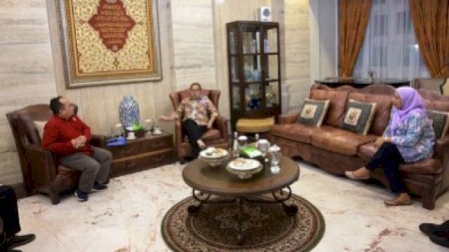 Wali Kota Makassar, Moh Ramdhan Pomanto saat menerima kunjungan pengurus PWI Sulsel di kediamannya, Jalan Amirullah, Makassar, Kamis (11/7/2024). (Foto: Istimewa)