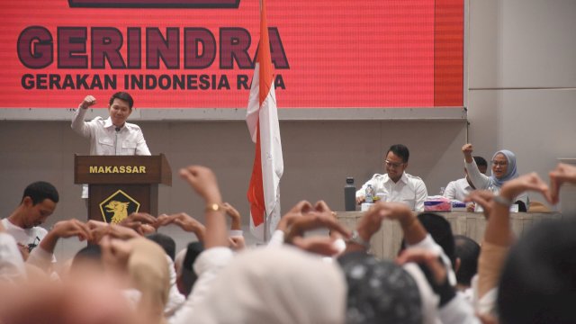 Ketua DPC Gerindra Makassar, Eric Horas saat memberikan pengarahan dalam agenda konsolidasi Partai Gerindra se Kota Makassar di Hotel Claro, Jalan AP Pettarani, Makassar, Minggu (11/8/2024). (Foto: Istimewa)