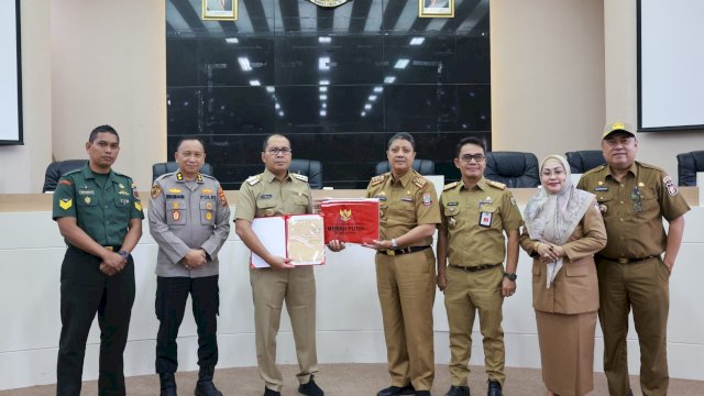 Wali Kota Makassar, Moh Ramdhan Pomanto usai mengikuti rapat koordinasi peringatan HUT RI ke-79 tahun dengan seluruh OPD di Balaikota Makassar, Senin (12/8/2024). (Foto: Istimewa)