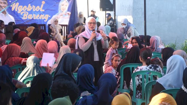 Bakal Calon Wakil Wali Kota Makassar, Rezki Mulfiati Lutfi saat bersilaturahmi dengan warga di tiga kelurahan yang ada di Kecamatan Rappocini, Makassar, Selasa (13/8/2024). (Foto: Istimewa)