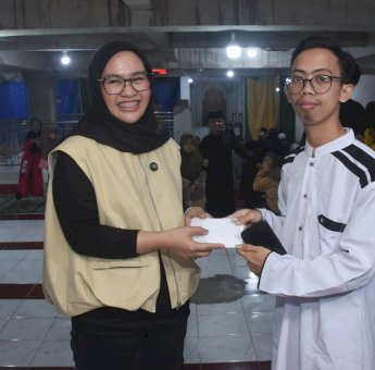 Rezki Mulfiati Lutfi Penuhi Permintaan Warga Tallo, Ikut Bantu Pembangunan Masjid