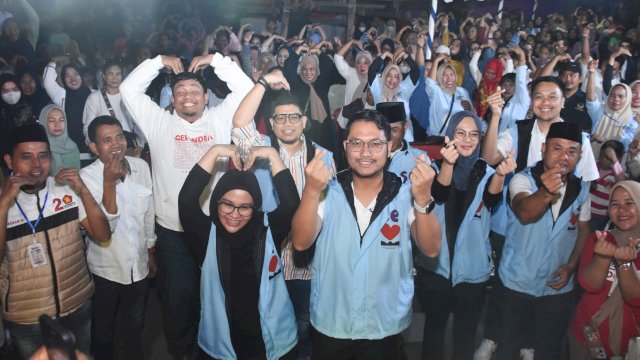 Bakal Calon Wali Kota dan Wakil Wali Kota Makassar, Andi Seto Asapa-Rezki Mulfiati Lutfi saat bersilaturahmi dengan warga Tamamaung, Jumat (16/8/2024). (Foto: Istimewa)