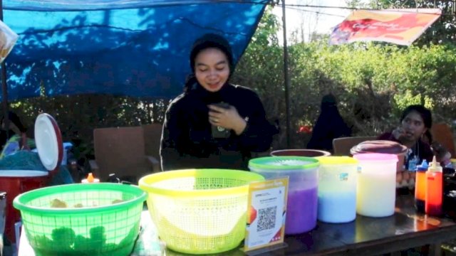 Para pelaku UMKM di Bantaeng ikut berpartisipasi dalam event HUT RI ke-79 tahun yang digelar Huadi Group. (Foto: Istimewa)