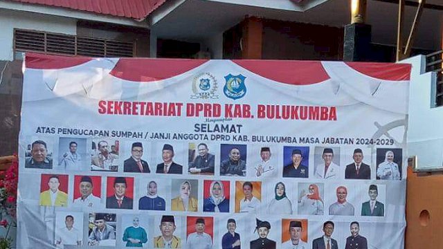 Papan daftar Anggota DPRD Bulukumba terpilih periode 2024-2029, di depan gedung DPRD Bulukumba. [FOTO: IST]