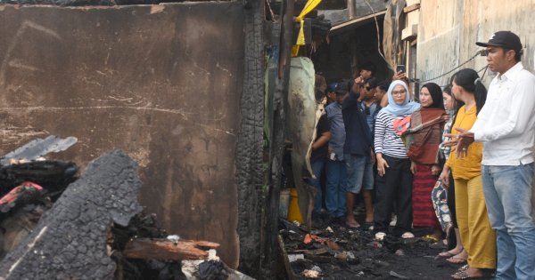 Respons Cepat, Rezki Lutfi Kunjungi Korban Kebakaran di Bara-baraya Selatan