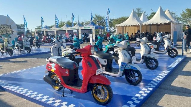 Yamaha menggelar kontes modifikasi bertajuk Yamaha Fazzio Modifest 2024 seri ke-3 di pelataran parkir Phinisi Point Mall, Makassar, Sabtu (17/8/2024). (Foto: Istimewa)