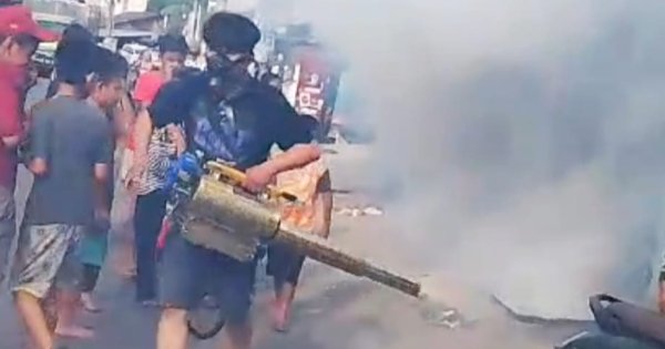 Respons Cepat Aduan Warga, Tim Seto-Rezki Peduli Lakukan Fogging di Dua Kelurahan