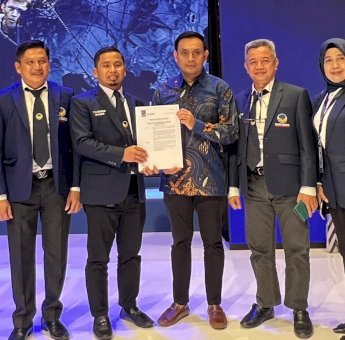Tasming Hamid-Hermanto Resmi Terima Formulir B1 KWK DPP NasDem