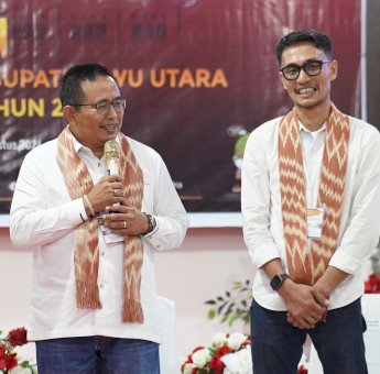Fauzi-Ajie Resmi Daftar ke KPU Lutra, Diantar 4 Partai Politik