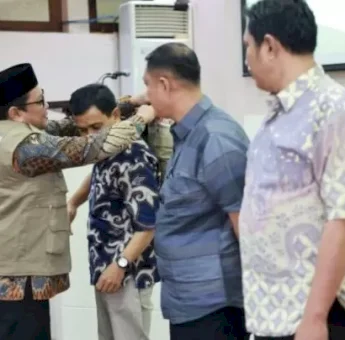 Pemkot Makassar Lepas 100 Orang Tim Pemeriksaan Kesehatan Hewan Kurban 1445 H